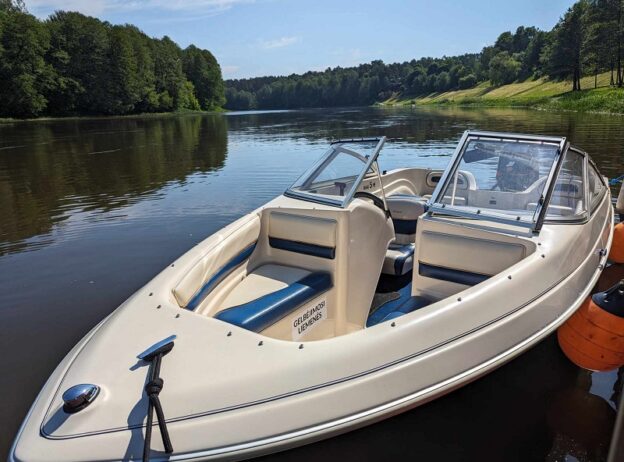 Pramogos laivu Druskininkuose